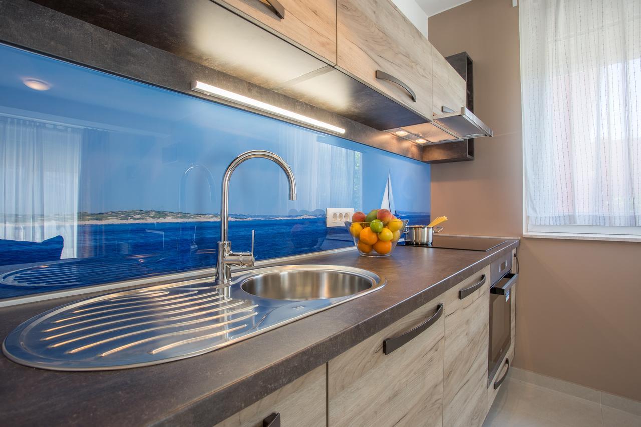 Apartments Viktorija 2 Baska  Luaran gambar
