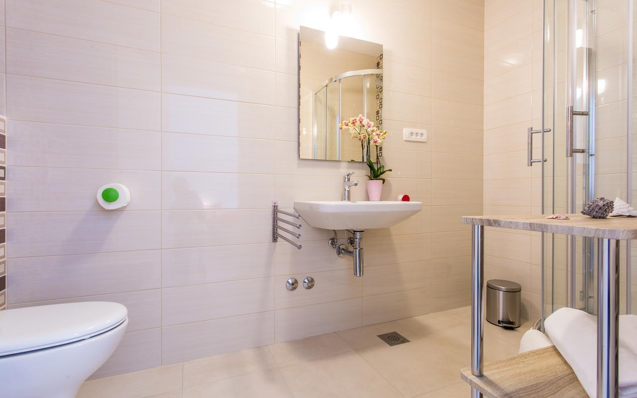 Apartments Viktorija 2 Baska  Luaran gambar